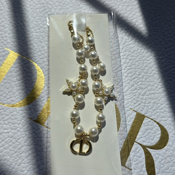Dior Beauty Gold and Faux Pearl Star Bracelet/Bag Charm - Picture 1 of 1